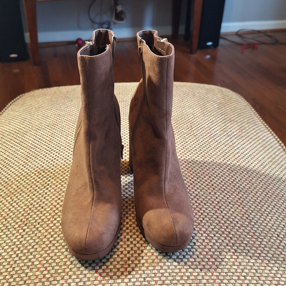 GBG Los Angeles Faux Suede Brown Heeled Ankle Booties